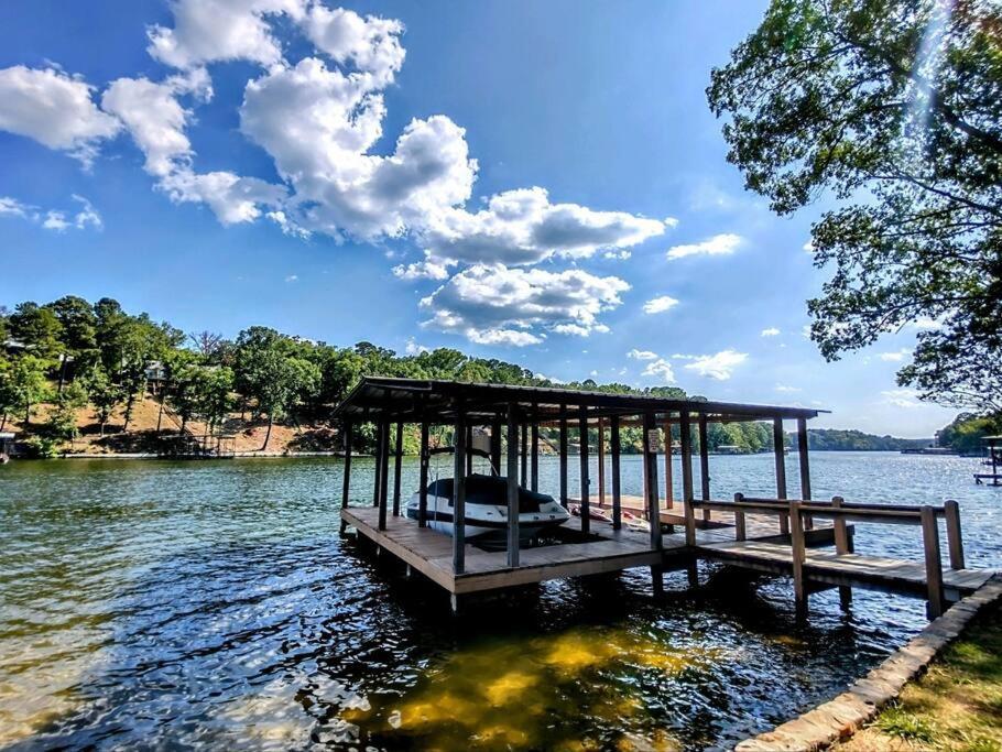 #05 - Lakefront Two Bedroom Cottage- Pet Friendly Hot Springs Dış mekan fotoğraf
